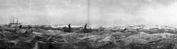 Большие валы чёрного льда. Паковый лёд Карского моря.