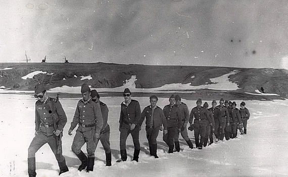 Военнослужащие пункта управления ОРЛР. Фото 1978-1980 гг. из архива В. Тернового.