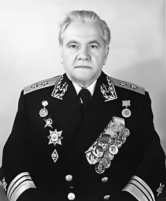 Вице-адмирал Юрий Сергеевич Яковлев Вице-адмирал Юрий Сергеевич Яковлев