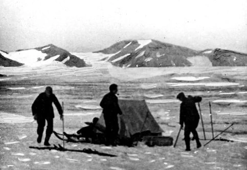Лагерь на леднике