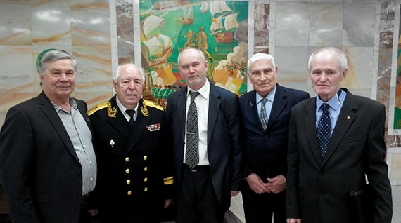 Члены Союза новоземельцев, ветераны подразделений особого риска. Слева направо: В.В. Устинов, В.В. Выскребенцев, В.А. Минин, Ю.Е. Ильяш, В.А. Горев. 2016 г. Члены Союза новоземельцев, ветераны подразделений особого риска