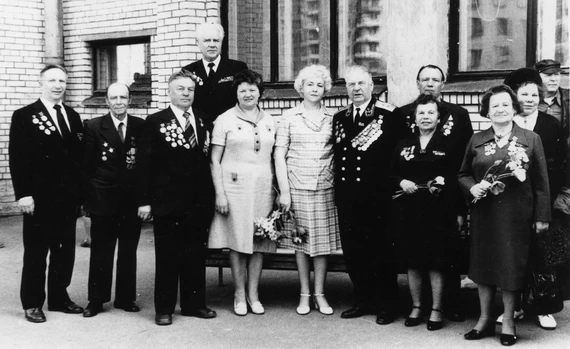 Генерал-лейтенант Кудрявцев Г.Г. с ветеранами 301 ОАД Генерал-лейтенант Кудрявцев Г.Г.