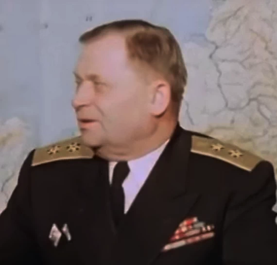 Руководитель испытания на Новой Земле вице-адмирал П.Ф. Фомин