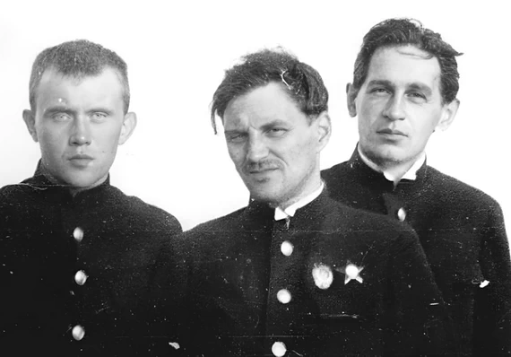 Слева направо: В.С. Успенский, Л.О. Белопольский, Ю.М. Кафтановский. Семь островов, 1938 г. В.С. Успенский, Л.О. Белопольский, Ю.М. Кафтановский