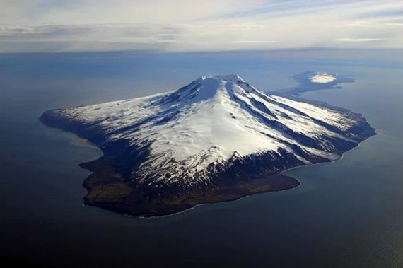Вулкан Беренберг на острове Ян Майен