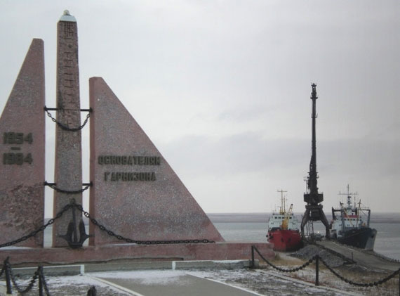 Памятник основателям гарнизона